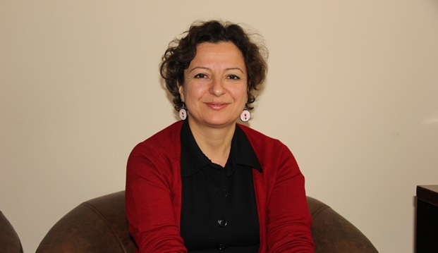 Kocaeli'nin alternatifi HDP adayı Nilay Etiler